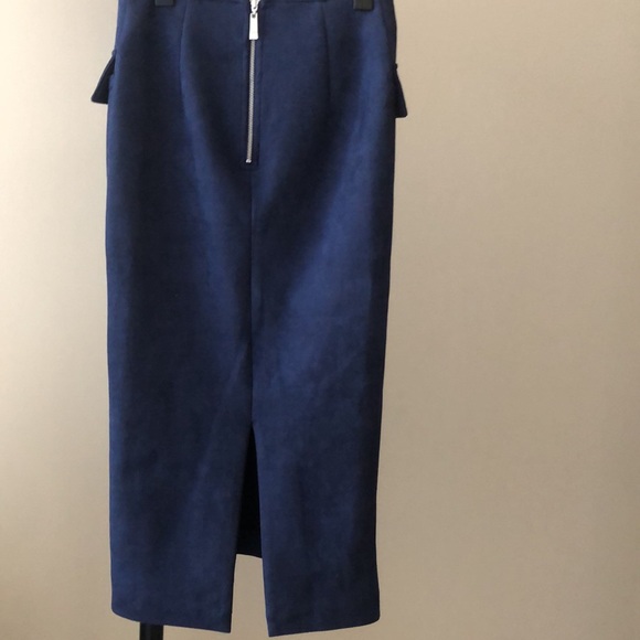 🌎Kendi Boutique Designer Suede Skirt Set in Navy - Picture 3 of 9
